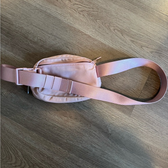 Lululemon Athletica Pink Sporty Crossbody Bag - Picture 4 of 6
